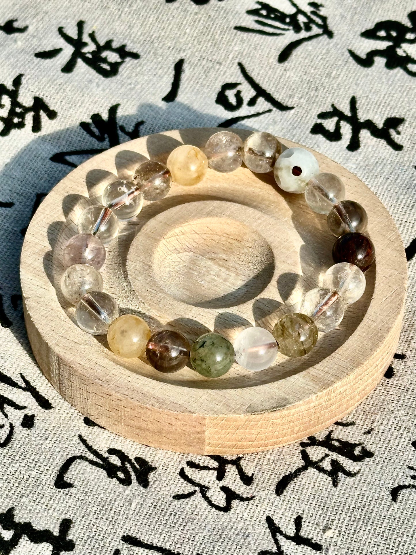 Universal Golden Rutilated Quartz Bracelet