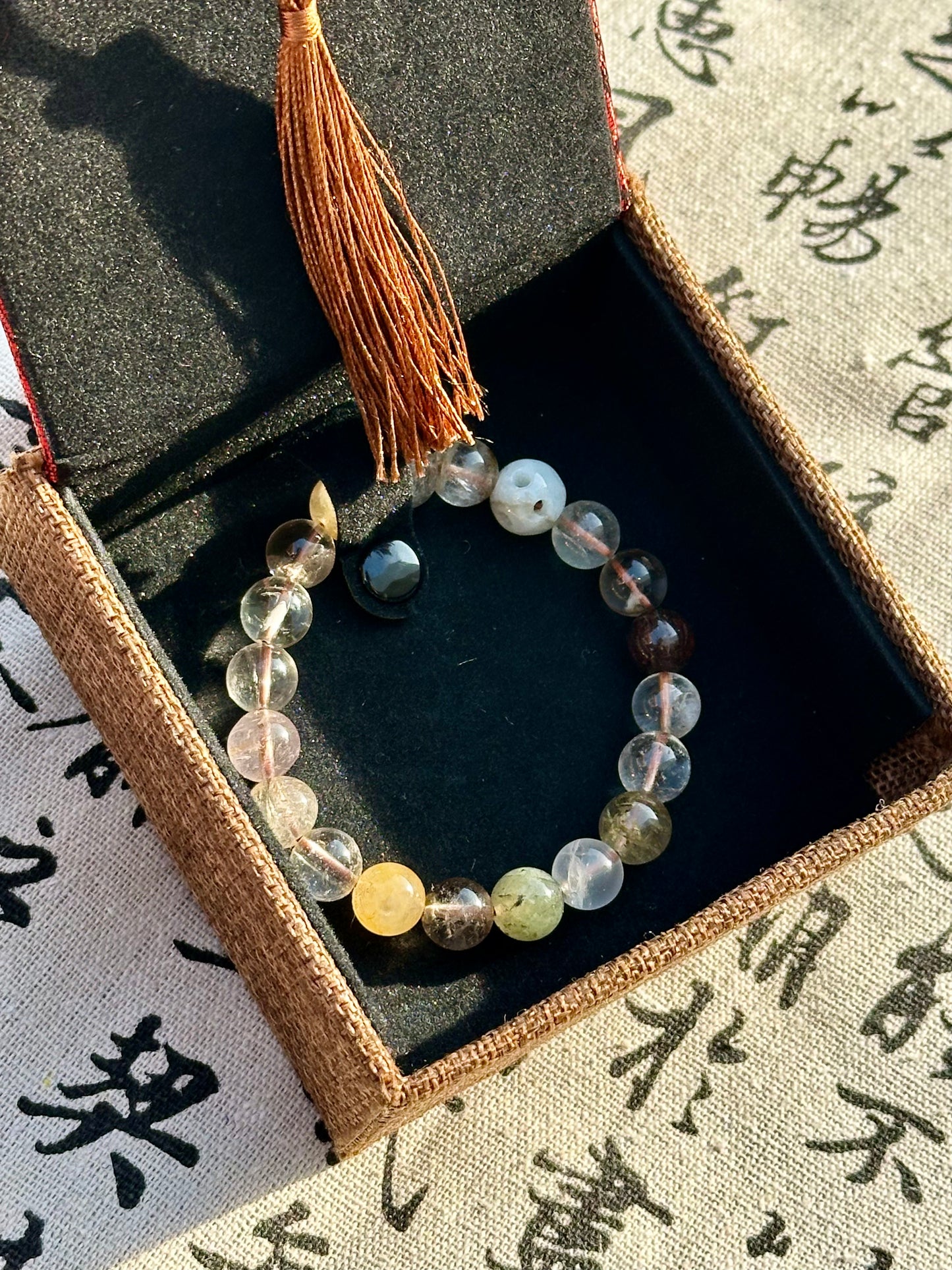 Universal Golden Rutilated Quartz Bracelet